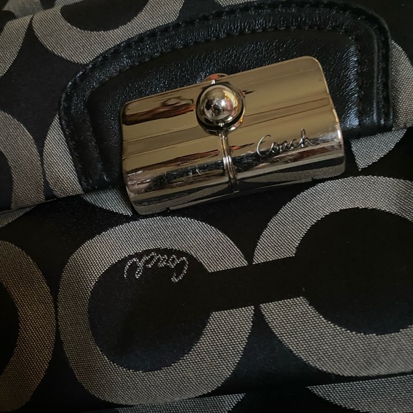 COACH Kristin Large Shoulder Bag
Black/Charcoal Grey
Signature Cs - Picture 7 of 11